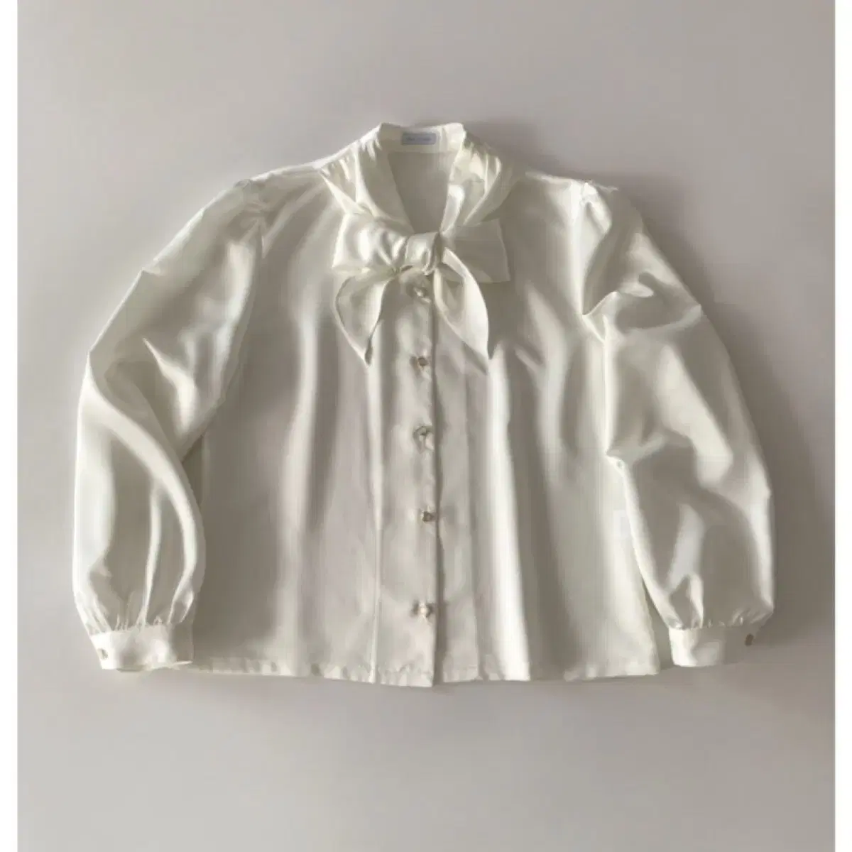 쉬이즈큐트 city blouse 화이트